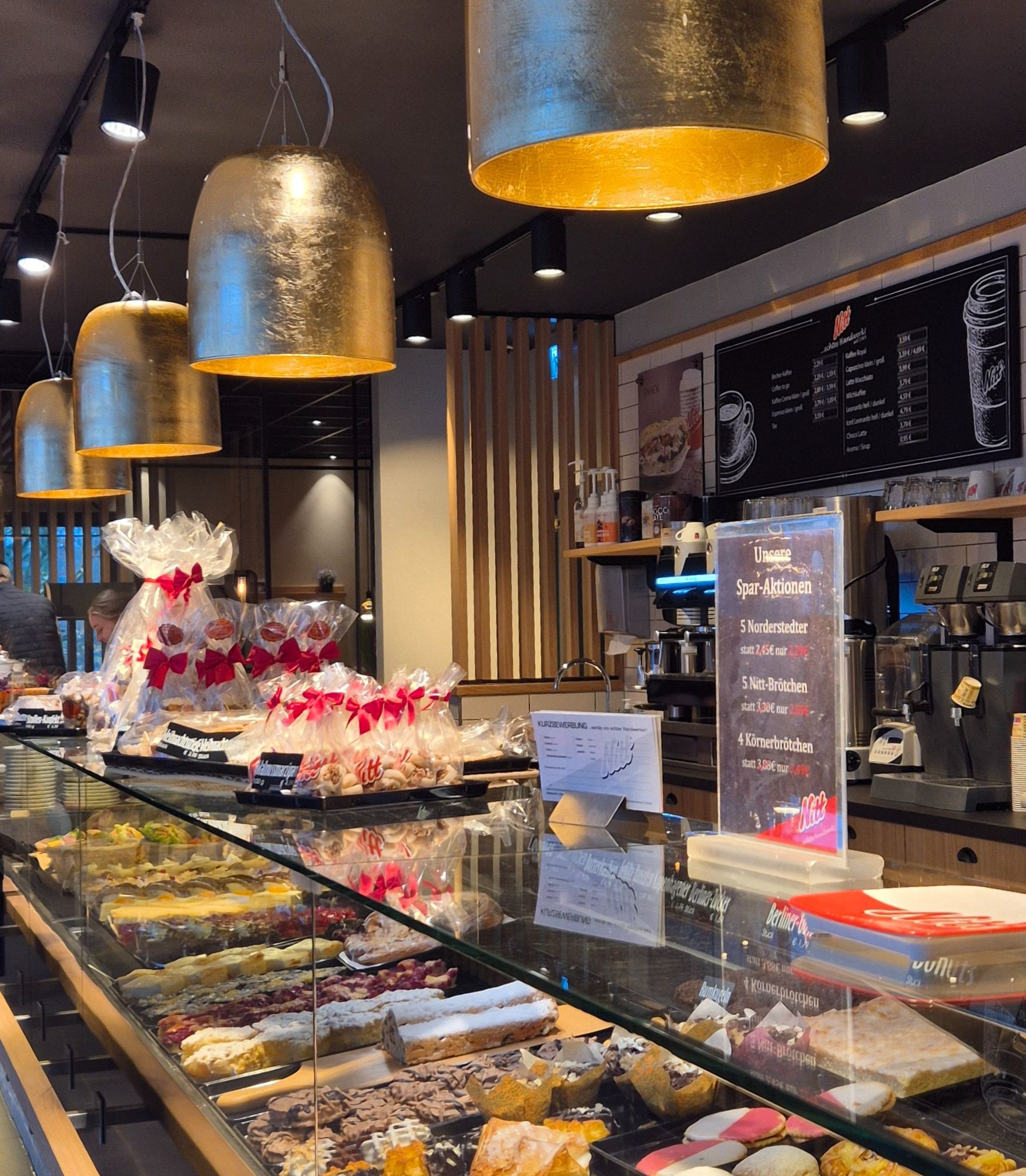 Theke im Rhener Café