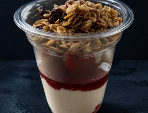 Cremig, fruchtig, knusprig – unser neuer Skyr-Cup
